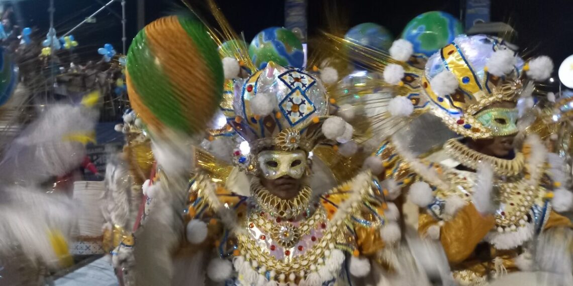 No toque da Cabaça, a espontaneidade e a emoção de representar sua comunidade, ou seu bloco de coração - Foto: Gutemberg Bogéa