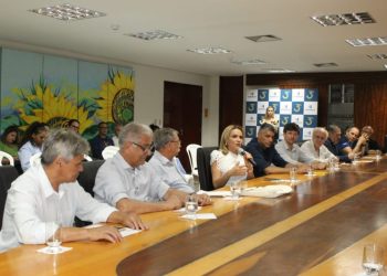 A vereadora Laudecy Coimbra (PL), deu as boas vindas aos jornalistas durante o encontro na Assembleia Legislativa do Tocantins – Foto: Joelma Cristina