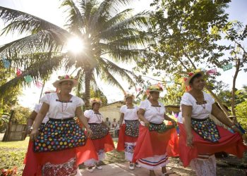 O Festival do Caju é um evento animado e colorido que celebra a cultura de Belize - Foto: Divulgação