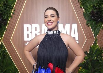 Vivian Amorim brilhando no Festival de Parintins - Foto: Divulgação