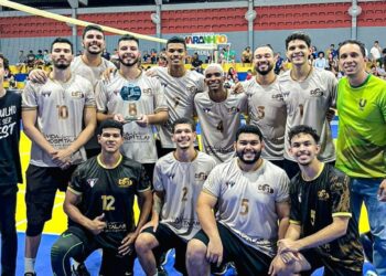 A equipe de vôley do CEST terceira colocada nos Jogos Universitários Maranhenses na Etapa Regional - Foto: Divulgação