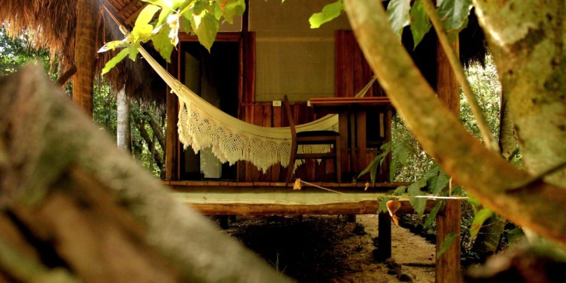 Cabanas rústicas e confortáveis do Ecoaraguaia Hotel Floresta – Foto: Joelma Cristina