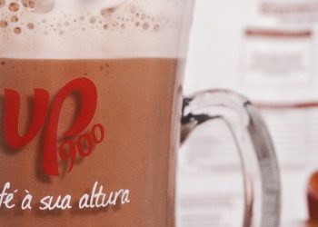 A marca UP900 combina a palavra UP, que significa “para cima”, com 900 fazendo referência a essa altitude, onde são cultivados os melhores cafés que são utilizados para o desenvolvimentos dos produtos oferecidos pela empresa - Foto: Divulgação