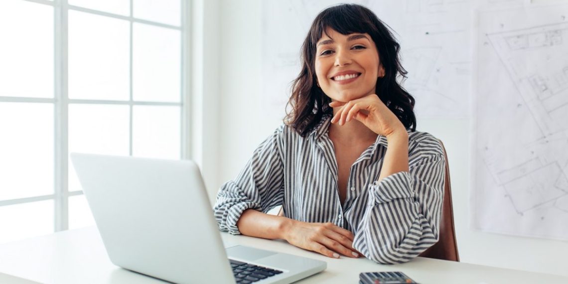 Os cursos de extensão UP são uma excelente oportunidade para quem deseja se desenvolver profissionalmente. Com mais de 80 horas de Atividades Complementares Obrigatórias (ACO) gratuitas, os participantes têm a chance de expandir seus conhecimentos em um ambiente virtual inovador, com suporte de tutores especializados – Foto: Reprodução