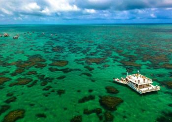 Maracajaú, o "Caribe Brasileiro" - uma comunidade costeira cercada por belíssimas dunas, coqueiras e lagoas de águas cristalinas - Foto: Canindé Soares