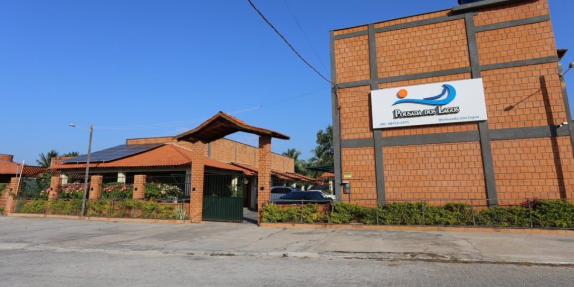 Com apenas dois anos de operação, a Pousada dos Lagos fica no Centro de Paulino Neves e é uma hospedagem de charme e conforto a preços acessíveis – Foto: Danielle Vieira