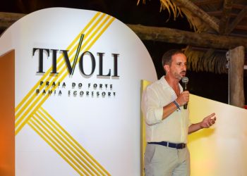 Diretor geral do Tivoli Ecoresort Praia do Forte, João Corte-Real, durante premiação Golden Friends 2024 - Foto: Jefferson Peixoto