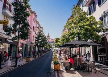 Centro de Funchal, Rua Fernão Ornelas - Crédito:: Francisco Correia