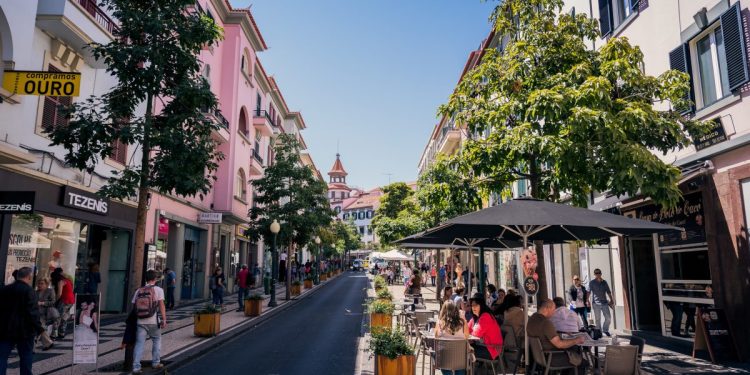 Centro de Funchal, Rua Fernão Ornelas - Crédito:: Francisco Correia