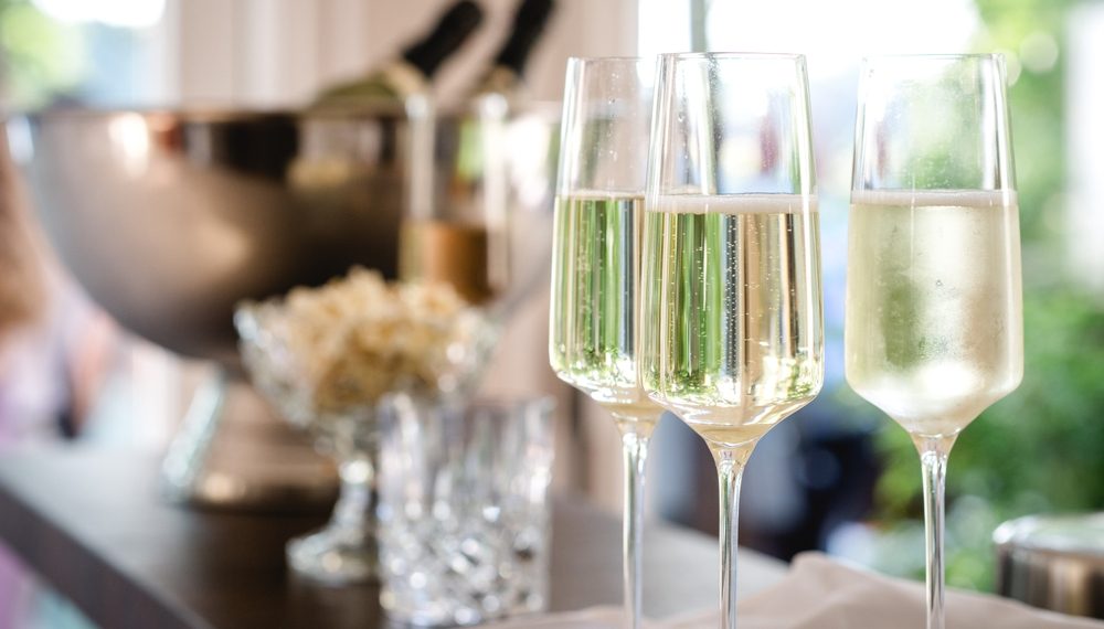 Com esse cenário favorável, o consumo de vinhos nacionais continua a crescer, impulsionado também pelo surgimento de novas vinícolas em diversas regiões do país, que trazem vinhos inovadores e de alta qualidade”, comenta Cibele Siqueira, embaixadora da Entre Dois Mundos, linha de vinhos autorais do Grupo Wine - Foto: Divulgação