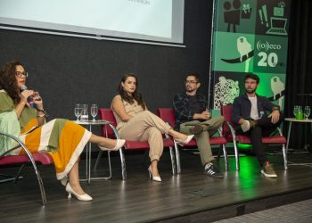 Maria Regina Telles, Kendria Cavalcanti, Bryan Araújo e Maurício Ferro durante mesa de discussão e relatos de experiências no Seminário de Jornalismo Ambiental - Foto: Divulgação