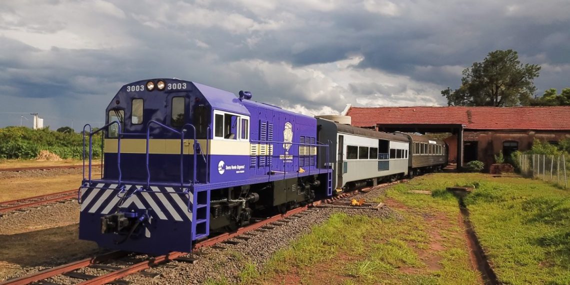 O Trem da República é um projeto turístico que revive o legado histórico conectando municípios por meio de um passeio ferroviário repleto de charme e significado cultural - Foto: Divulgação