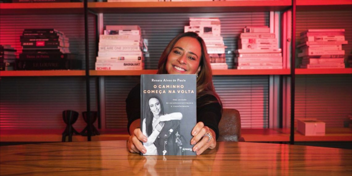 Renata de Paula, enfermeira, designer de interiores e empresaria, lançou o seu livro, “O Caminho Começa na Volta” - Foto: Divulgação