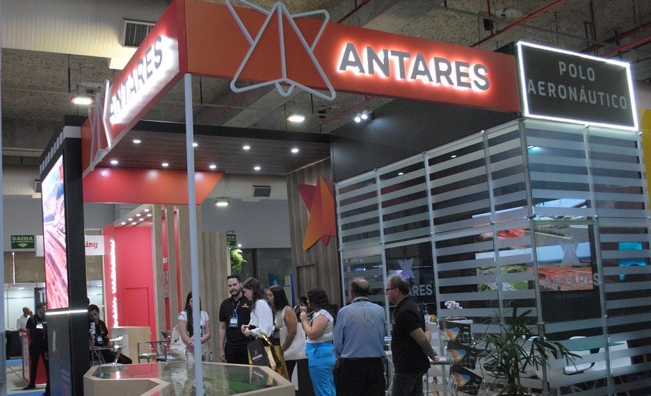 Estande do Antares Polo Aeronáutico na Ficomex, feira de comércio exterior realizada no Centro de Convecções de Goiânia - Foto: Anderson Costa