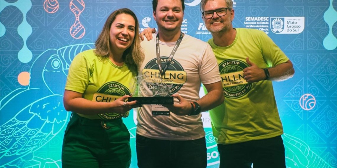 A CEO da Compensei, Vilena Silva, o gerente da Startup SESI FIEMS, Odilon Moura (centro), e o diretor de expansão da Compensei, Eduardo Filgueira – Foto: Divulgação