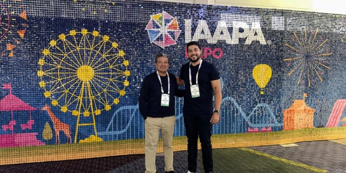 José Carlos Madeira e Pablo Madeira acompanham as tendências e inovações do setor na International Association of Amusement Parks and Attractions (IAAPA) Expo 2024 – Foto: Divulgação