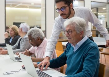 Mais de 400 organizações, em 24 dos 26 estados brasileiros, aparecem no mapeamento e contribuíram compartilhando como é atuar no segmento da longevidade - Foto: Gutemberg Bogéa