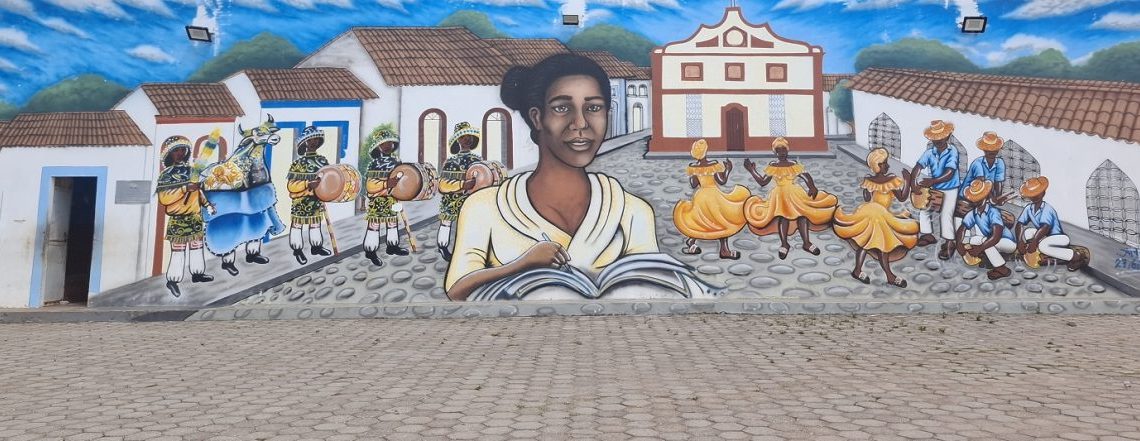 Desenho de Maria Firmina dos Reis em painel artístico emoldurando o ginásio poliesportivo Rubem Goulart – Foto: Gutemberg Bogéa