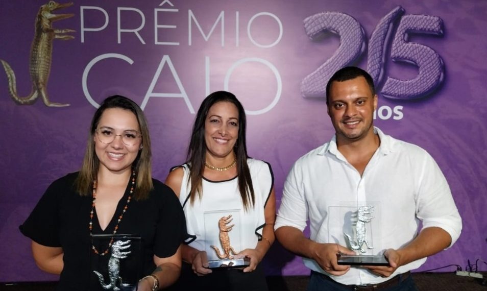 Carla Trombini, Bia Santos e Bruno Alkmim, da Equipe do Comercial, representaram a Vila Galé na cerimônia – Foto: Divulgação