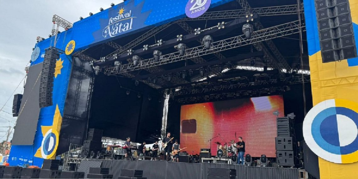 Passagem de som da banda Barão Vermelho, hoje, na Praça Maria Aragão - Foto: Divulgação