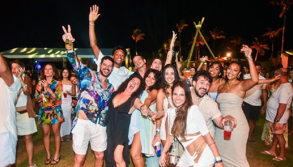 José Loretto, Tardelly Lima, Suzy Lopes, Sheron Menezes, Larissa Boccino, Natascha Falcão e Dandara Costa - Foto: Divulgação