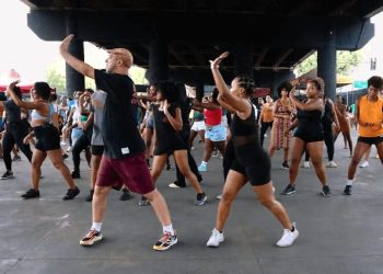 Os bailes charme, um dos mais icônicos movimentos culturais do Rio de Janeiro, conquistaram as páginas do The New York Times - Foto: Divulgação