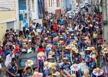 Bloco Os Folíões homenageia o bloco Olodum, em mais uma edição do Dia do Caçador - Foto: Divulgação