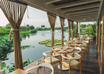 O complexo tornou-se um dos principais pontos do turismo fortalezense, oferecendo uma estrutura completa de restaurante, wake park, e extenso lounge ao ar livre - Foto: Divulgação