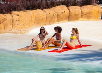 O complexo Hot Beach Parques & Resorts segue com o Verão Fantástico e traz condições especiais para quem deseja aproveitar a estação - Foto: Divulgação