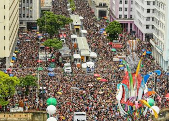 Uma multidão é esperada para mais uma edição de um dos mais famosos grupos carnavalescos do mundo, o Galo da Madrugada – Foto: Divulgação