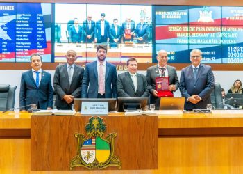 O empresário Francisco Magalhães da Rocha durante homenagem em sessão solene na Assembleia Legislativa do Maranhão – Foto: Divulgação