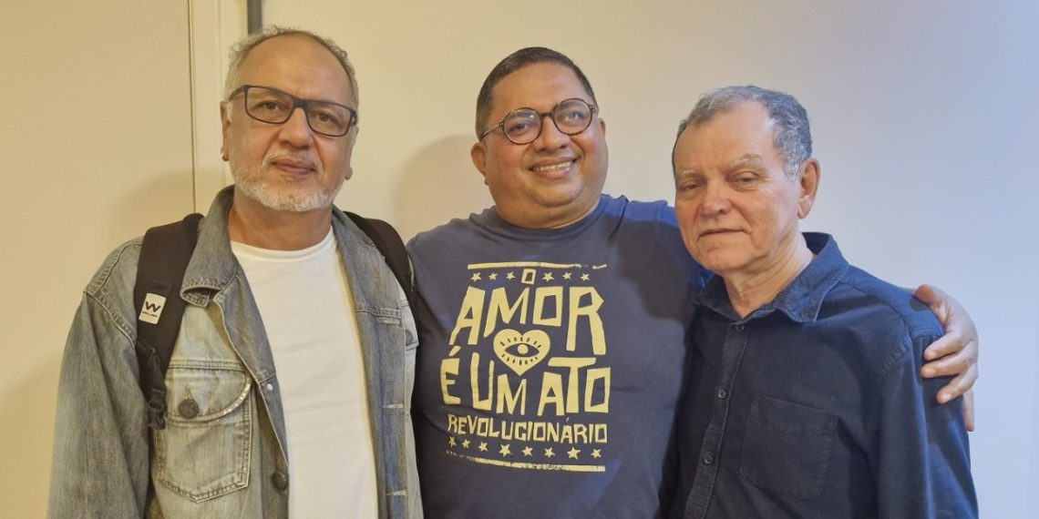 Aziz Junior, Elizeu Cardozo e Josias Sobrinho idealizadores da Mostra Cultural Embaixadeiros – Foto: Divulgação