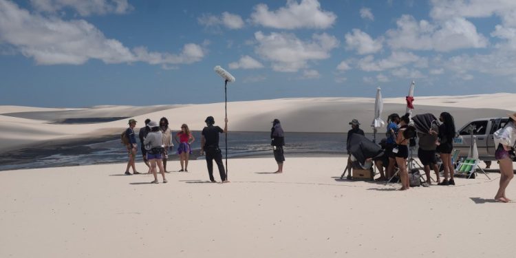 As filmagens do filme Betânia levam o cenário paradisíaco dos Lençóis Maranhenses para o mundo – Foto: Felipe Larozza