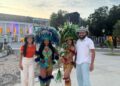 Colaboradores da Operadora Maxx já em clima de São João; com as lindas índias do Boi de Itapari, que conta com apoio cultural da empresa - Foto: Divulgação
