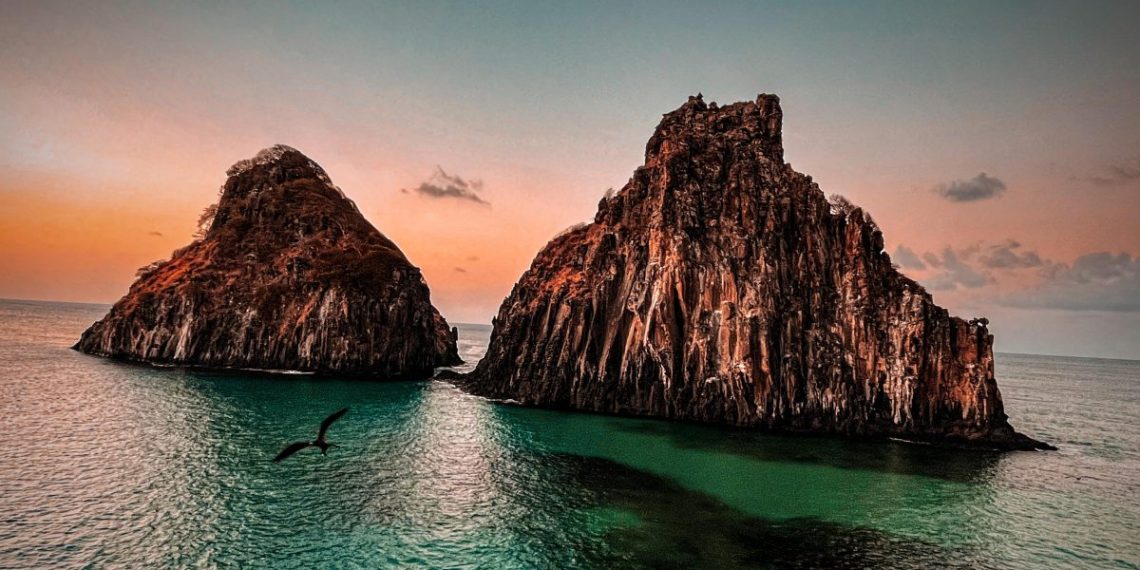 Fernando de Noronha conta com novos voos, tornando ainda mais fácil o acesso à ilha, tanto para quem parte do Brasil quanto do exterior - Foto: Divulgação