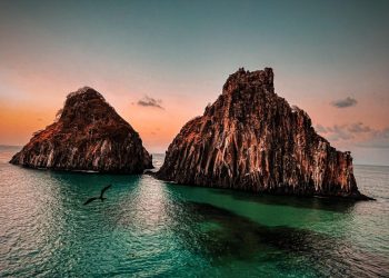 Fernando de Noronha conta com novos voos, tornando ainda mais fácil o acesso à ilha, tanto para quem parte do Brasil quanto do exterior - Foto: Divulgação