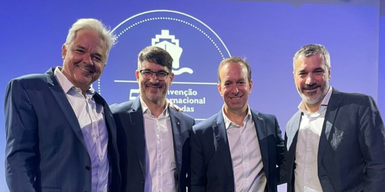 Gabriel Rego, Travel (Europ Assistance); Ignacio Palacios, Sales/Revenue (MSC Cruzeiros); Adrian Ursilli, Diretor-geral Brasil (MSC); Rogério Guandalini, Comercial/Marketing/Produtos (Europ) - Foto: Divulgação