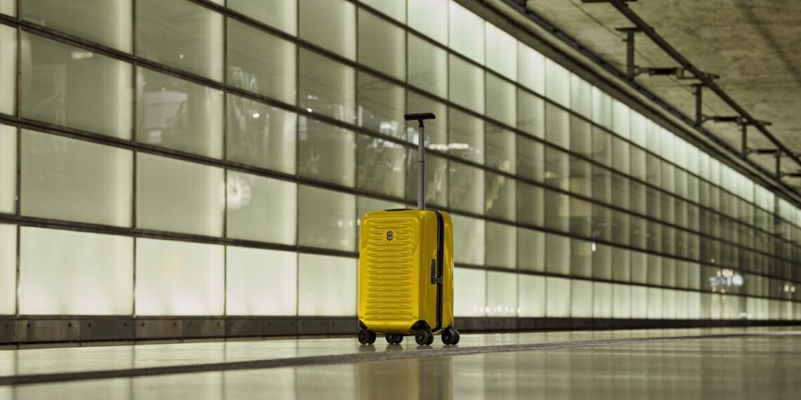Malas Airox Hardside nas cores verde e amarelo, unindo design funcional, leveza extrema e todo o espírito vibrante do Brasil - Foto: Divulgação