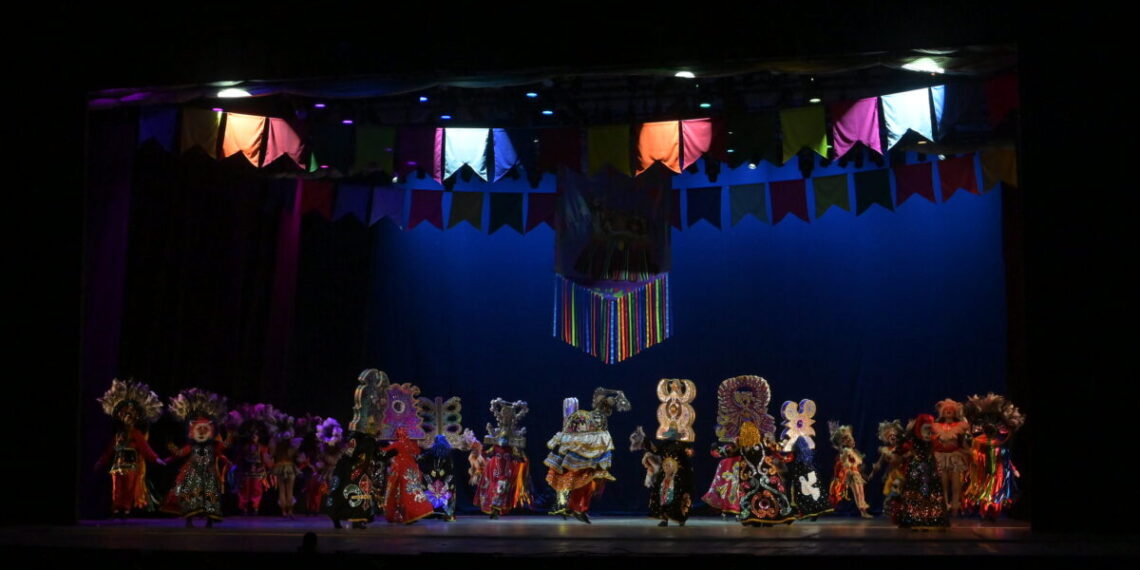Apresentação da coreografia "Sou Santa Fé” da Escola Municipal Pedro Ivo Campos de Joinville, Santa Catarina - Foto: Divulgação