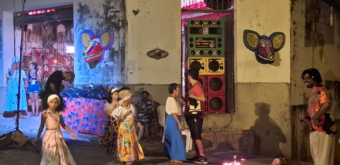 Os sons do tambor de crioula voltam a ecoar por entre becos e ruas do Centro Histórico sob a batuta do Mestre Amaral - Foto: Gutemberg Bogéa