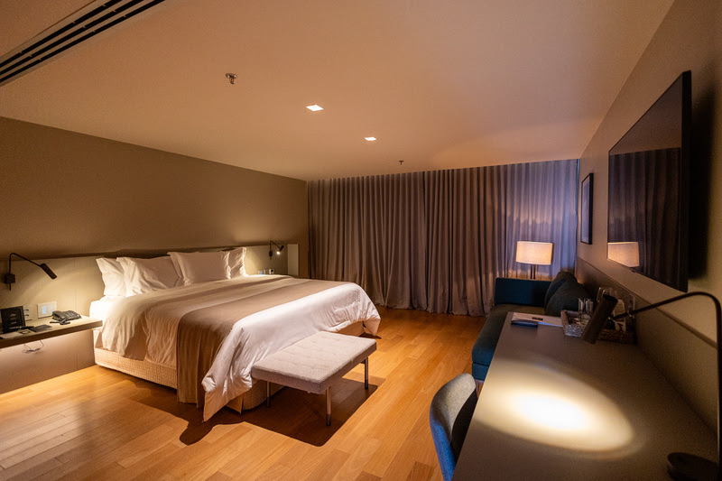 Suítes que privilegiam a modernidade, proporcionando o máximo conforto e um design interior instigante – Foto: Divulgação
