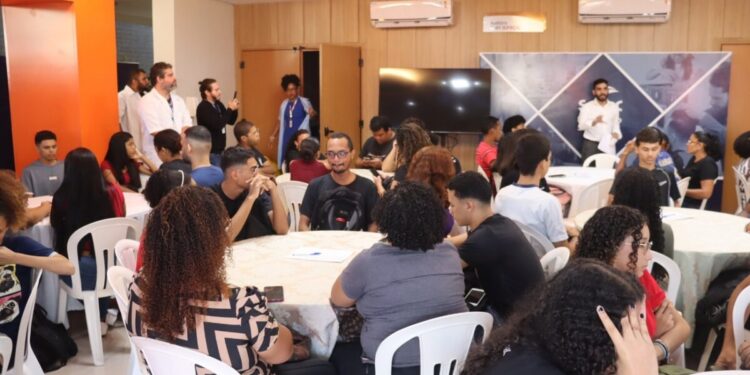 Profissionais e estudantes reunidos, no Auditório do Centro de Ensino Profissional e Restaurante Escola de São Luís no primeiro dia do evento - Foto: Divulgação