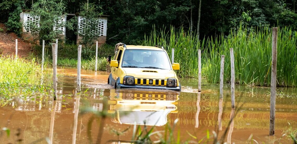Aventureiros irão aprimorar suas habilidades em 4×4 Off Road na condução fora das estradas - Foto: Daniel Rosa