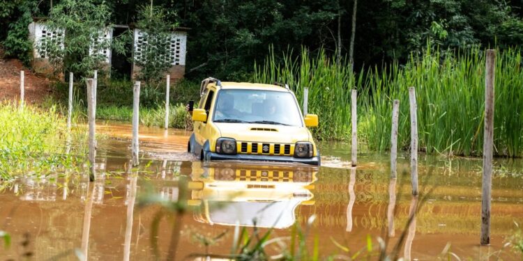 Aventureiros irão aprimorar suas habilidades em 4×4 Off Road na condução fora das estradas - Foto: Daniel Rosa