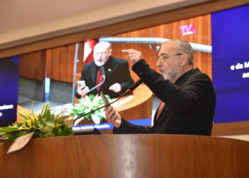O discurso emocionado e eloquente do mais novo Cidadão Maranhense, o Dir. Geral do HSE – HSLZ Plínio Túzzolo - Foto: Intermídia / Montelles