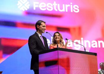 Eduardo Zorzanello e Marta Marta Rossi, CEOs do Festuris durante abertura no espaço Salão dos Festivais na 37º Feira Internacional de Turismo de Gramado – Foto: Divulgação