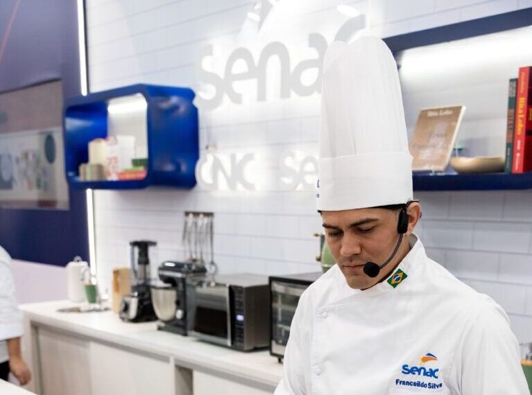 Professor e Chef do Restaurante-Escola do Senac Maranhão, Franceildo Silva apresentará delicias derivadas do babaçú - Foto: Ascom/Senac