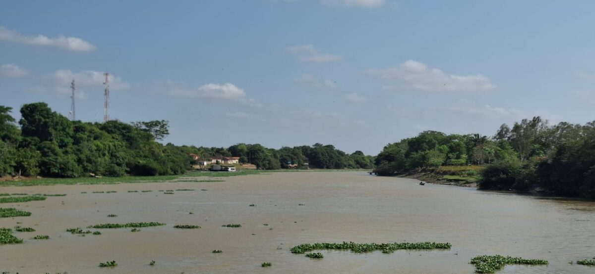 As margens do Rio Mearim, um leito de águas correntes que viu ser construída toda uma memória afetiva de Vitória e de municípios e povoados adjacentes - Foto: Gutemberg Bogéa  