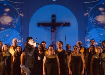 O cantor Fernando de Carvalho e o Coral São João apresentam o tradicional concerto “Natal na Catedral”, na Vila Encantada no Ipem às 18h - Foto: Divulgação