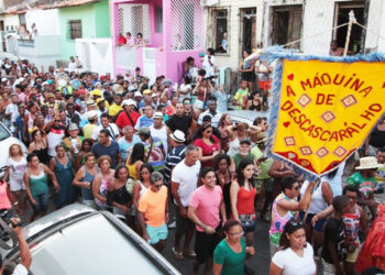 Uma multidão irá percorrer as ruas do bairro da Madre Deus, mantendo aceso o caldeirão artístico das manifestações culturais locais - Foto: Divulgação